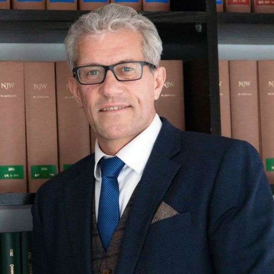 1. Vorsitzender: Rechtsanwalt & Notar Robert Ingenbleek LL.M.